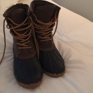 Duck boots
